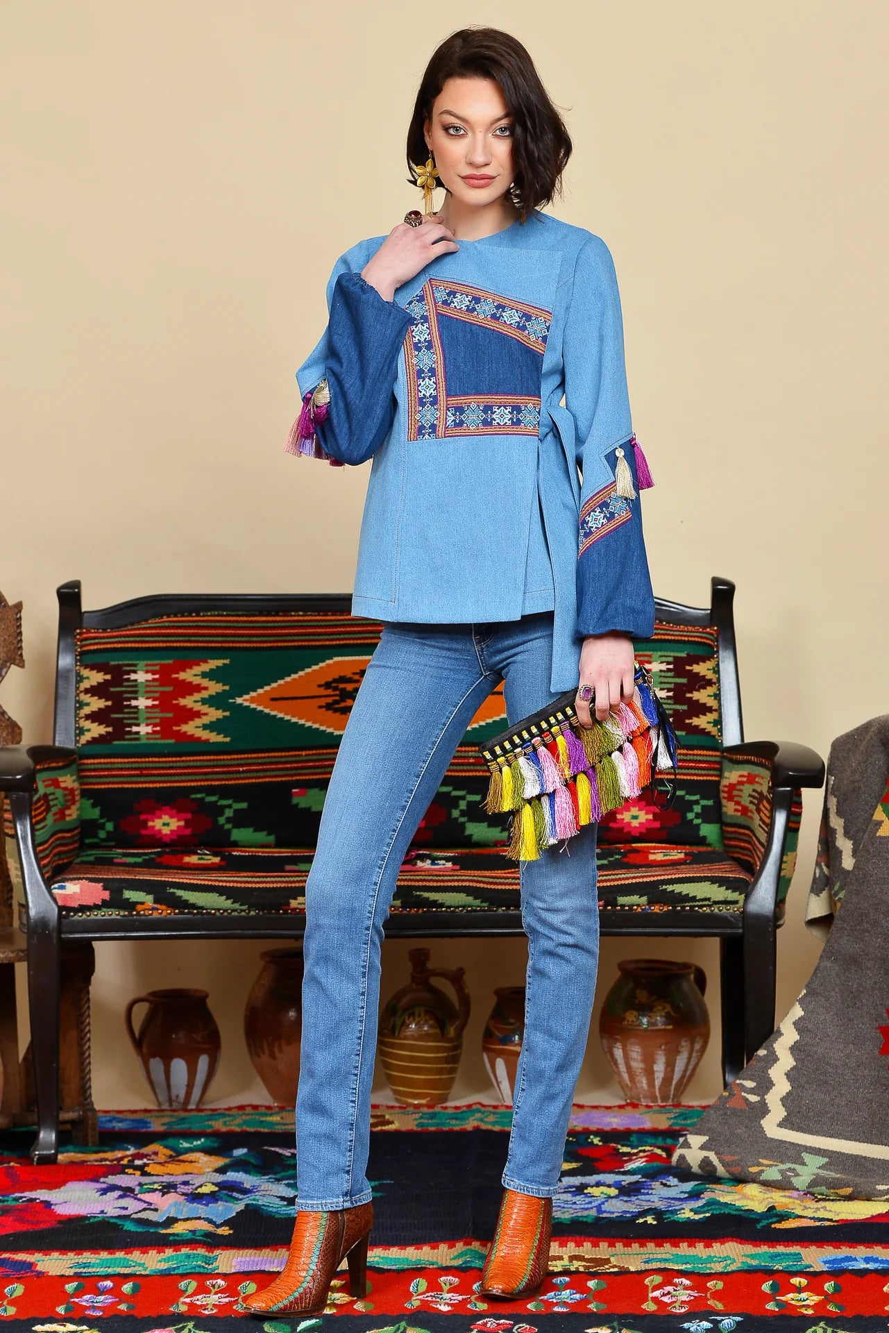 Jacheta din Denim cu Ciucuri de Matase si Jacquard Etnic