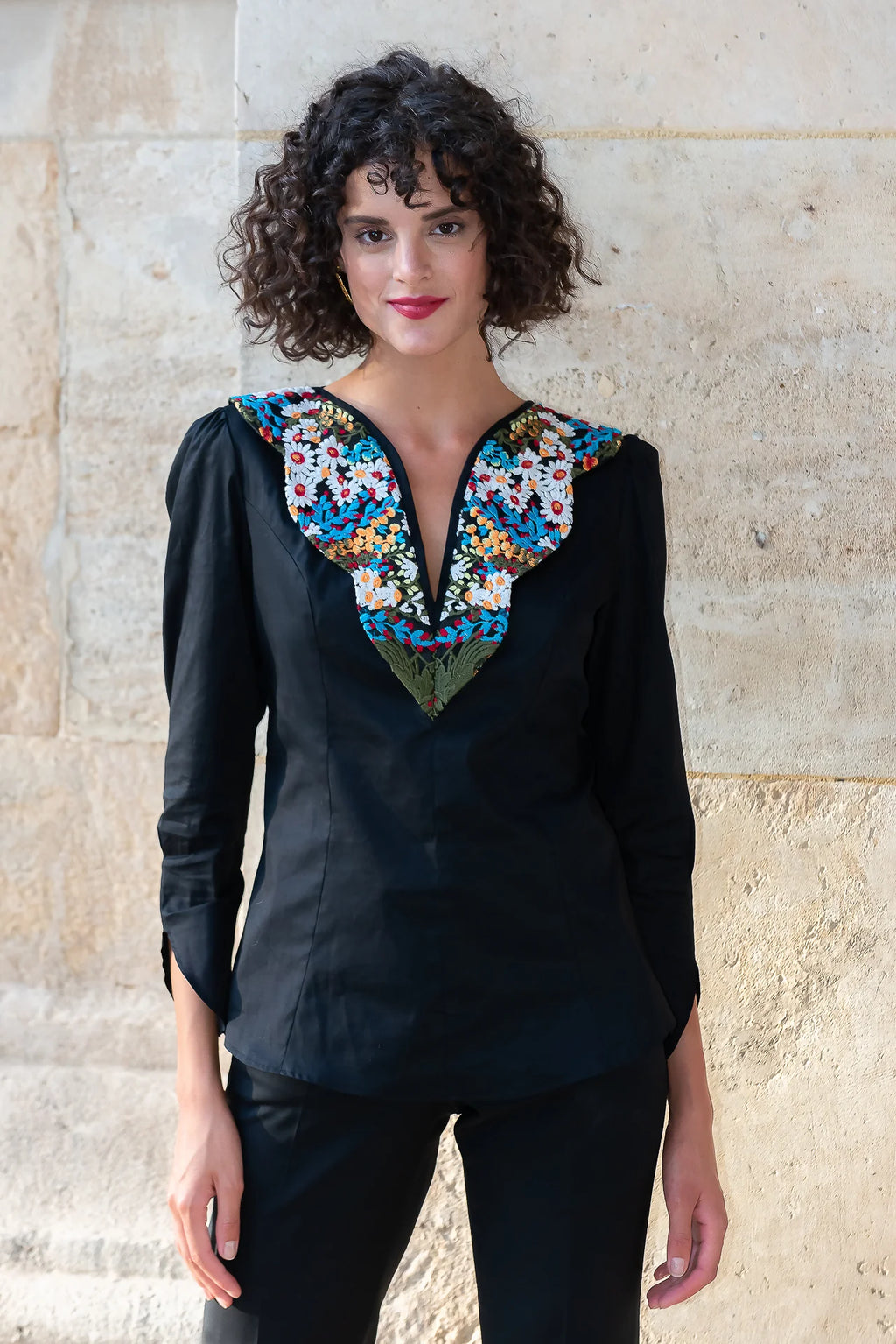 Camasa Neagra Flora