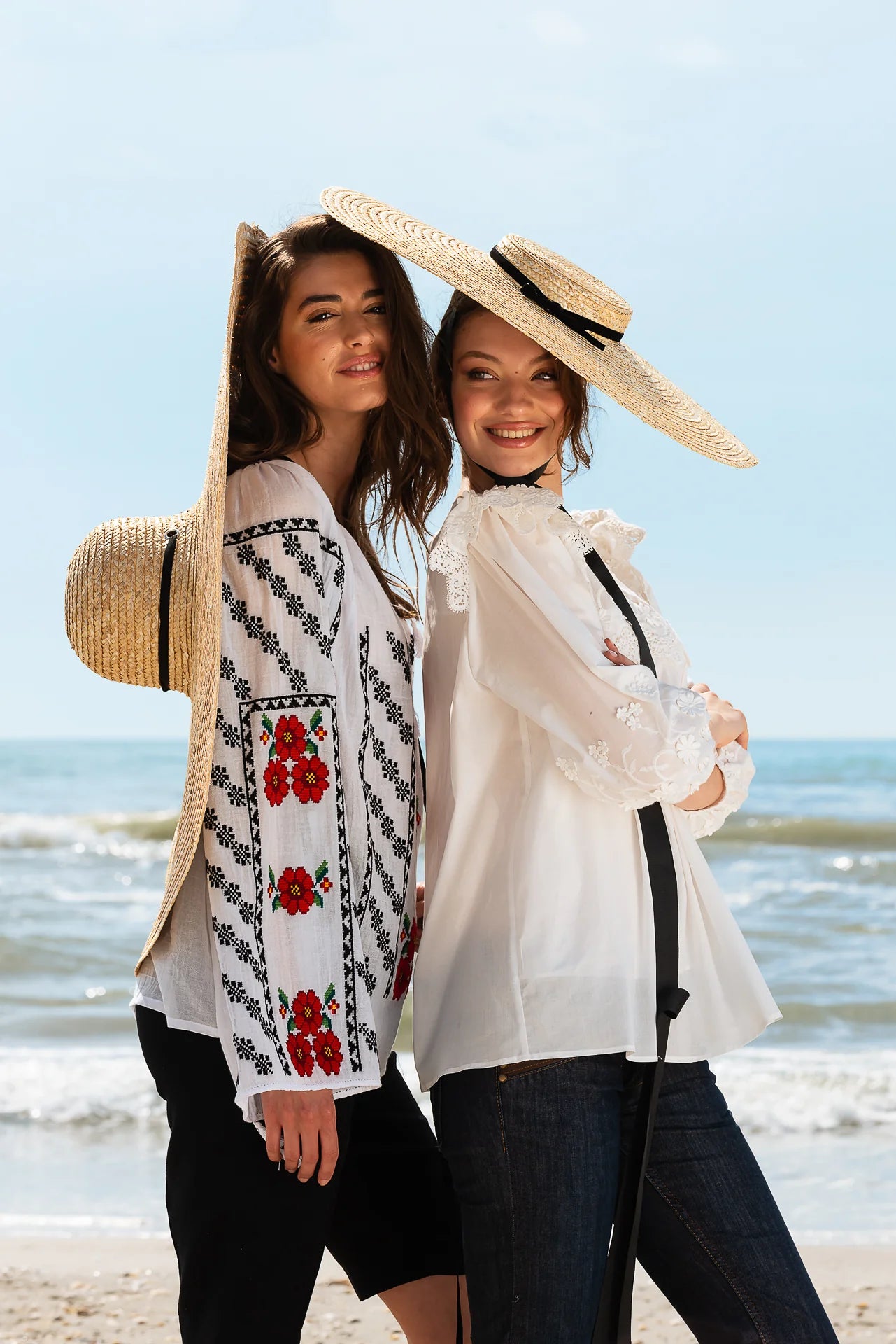 Bluza Alba Maramu cu Broderie Tridimensionala
