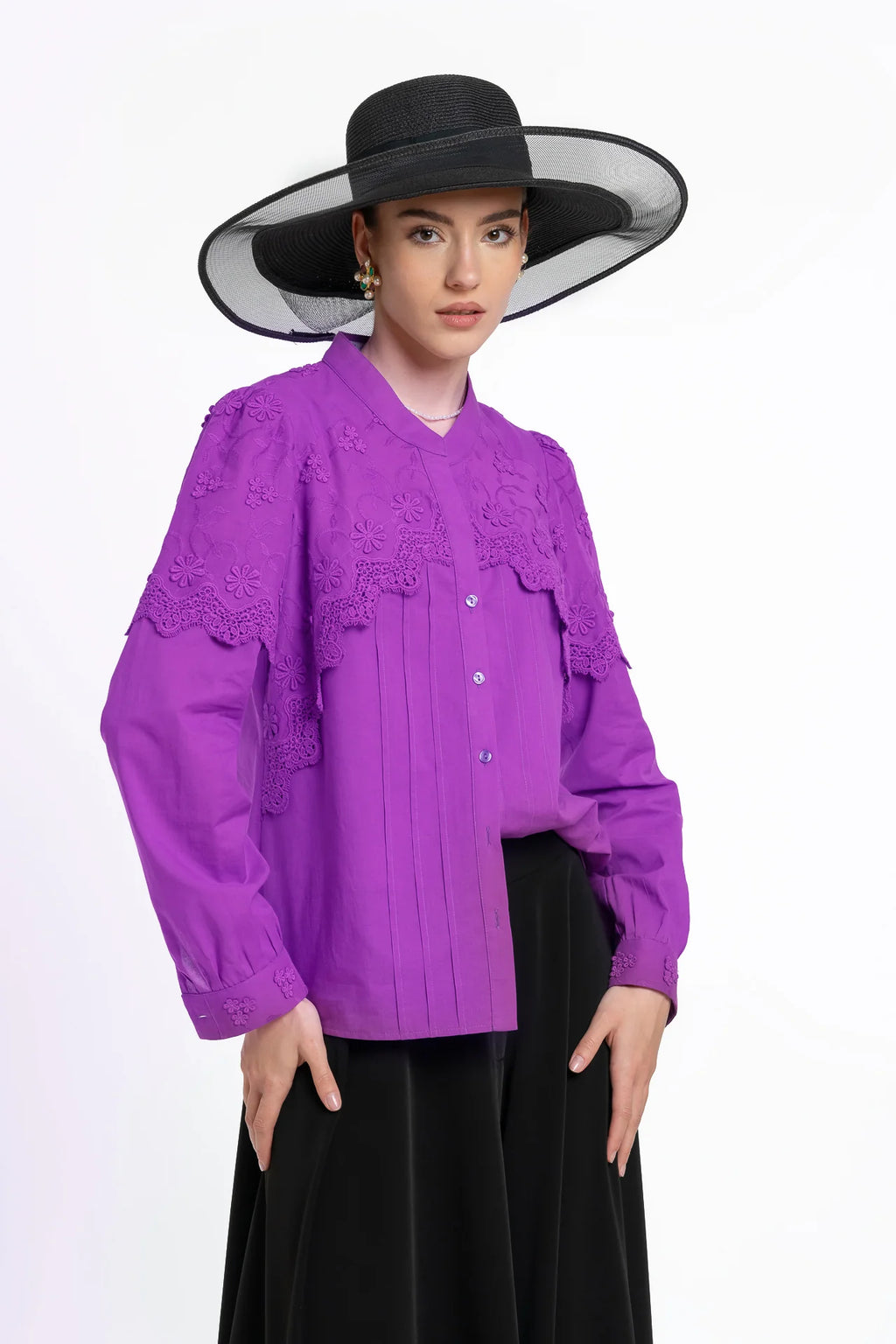Cămașa violet din batist de bumbac și broderie tridimensională