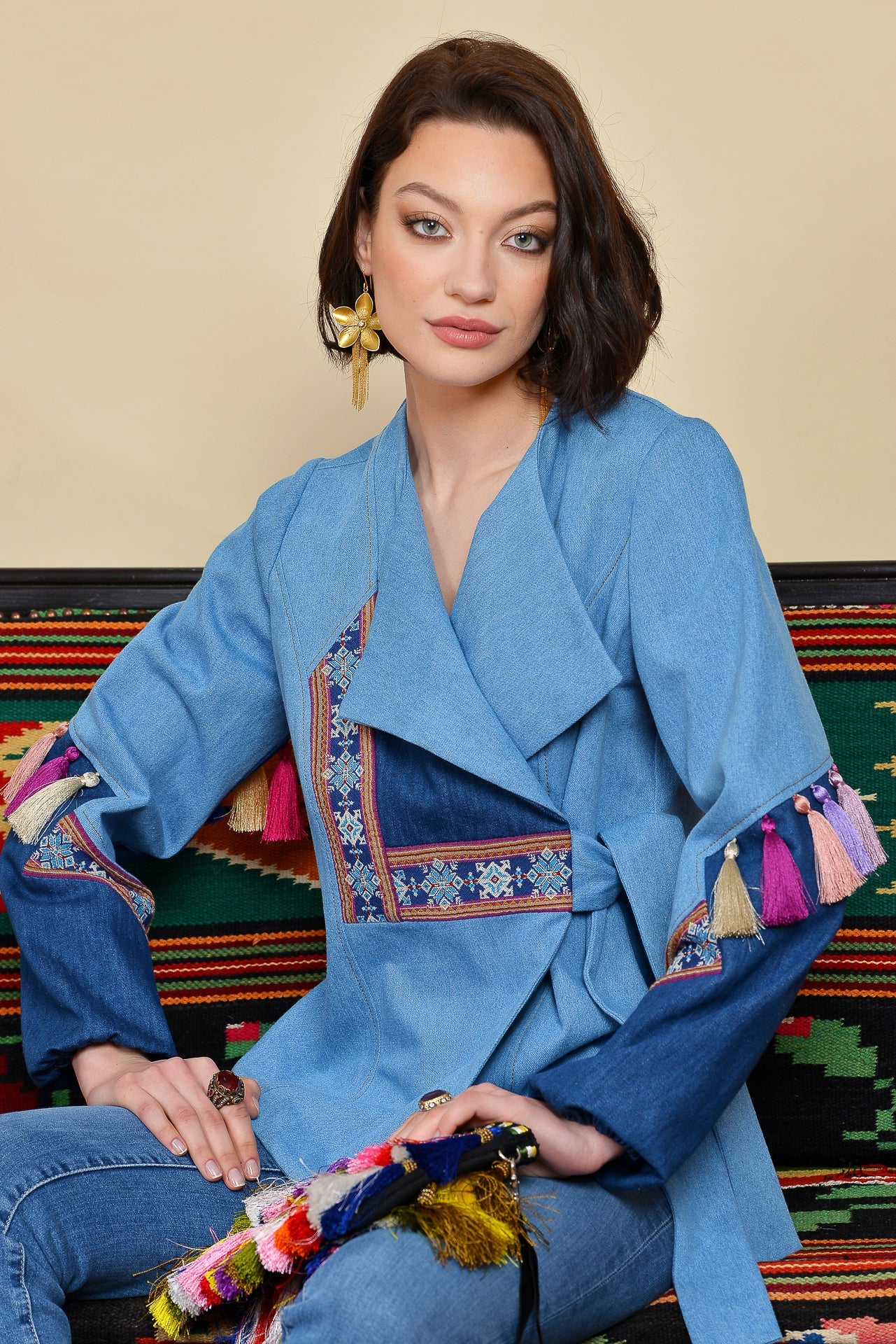 Jacheta din Denim cu Ciucuri de Matase si Jacquard Etnic