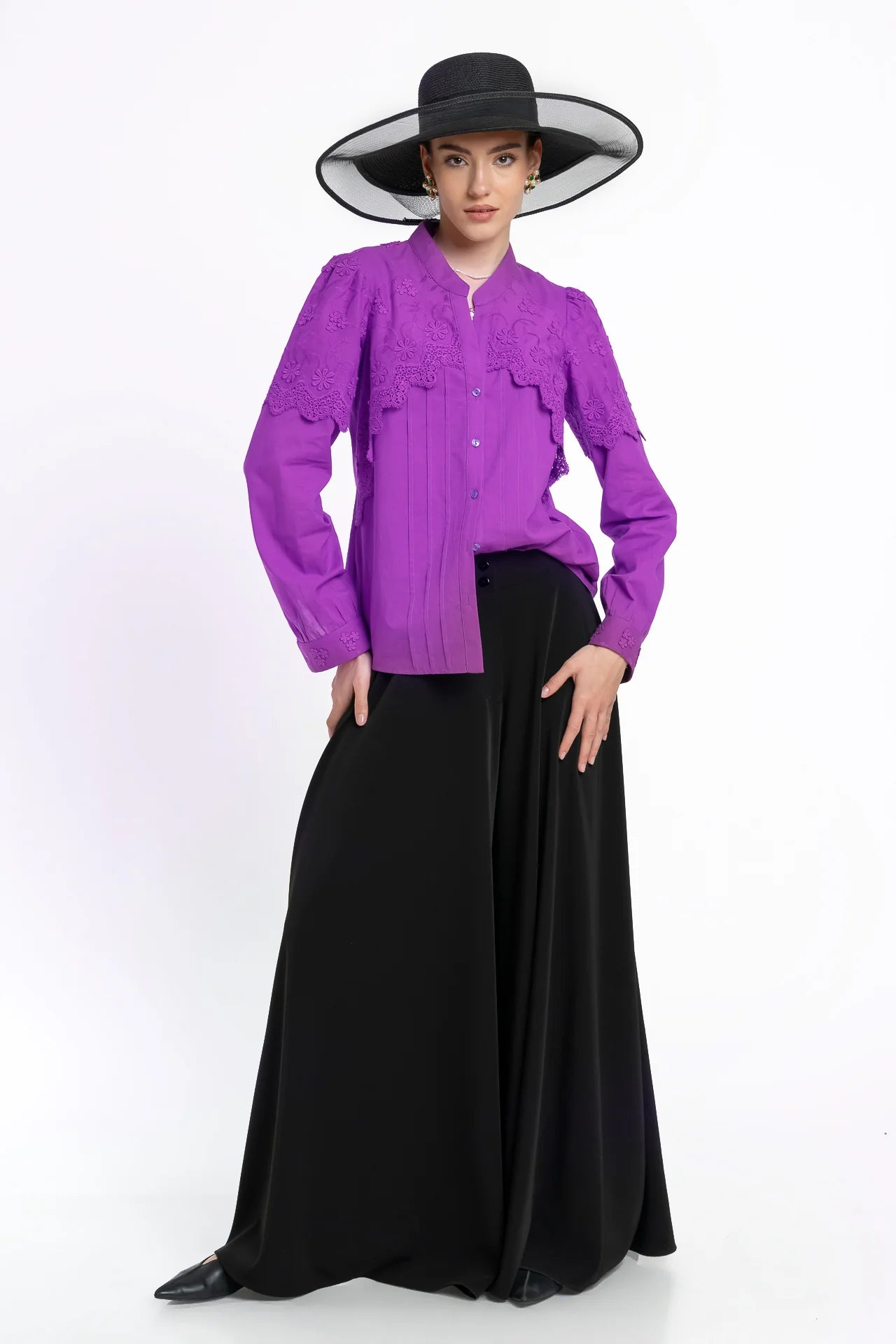 Cămașa violet din batist de bumbac și broderie tridimensională