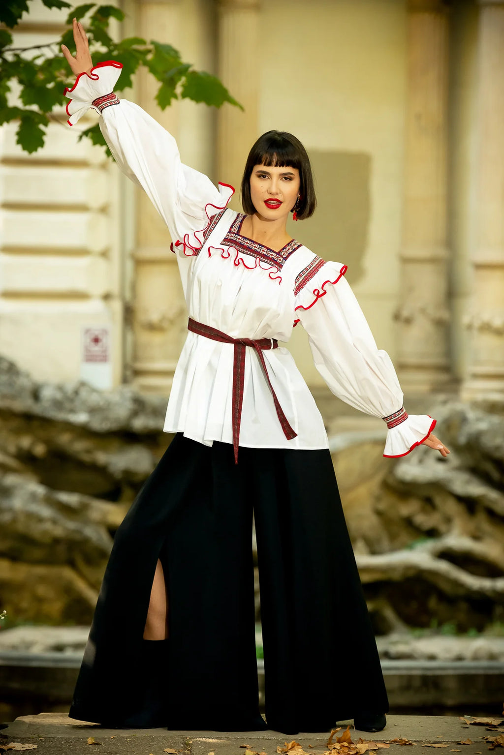 Pantaloni Lungi din Stofa Neagra cu Croiala Ampla si Slituri Frontale