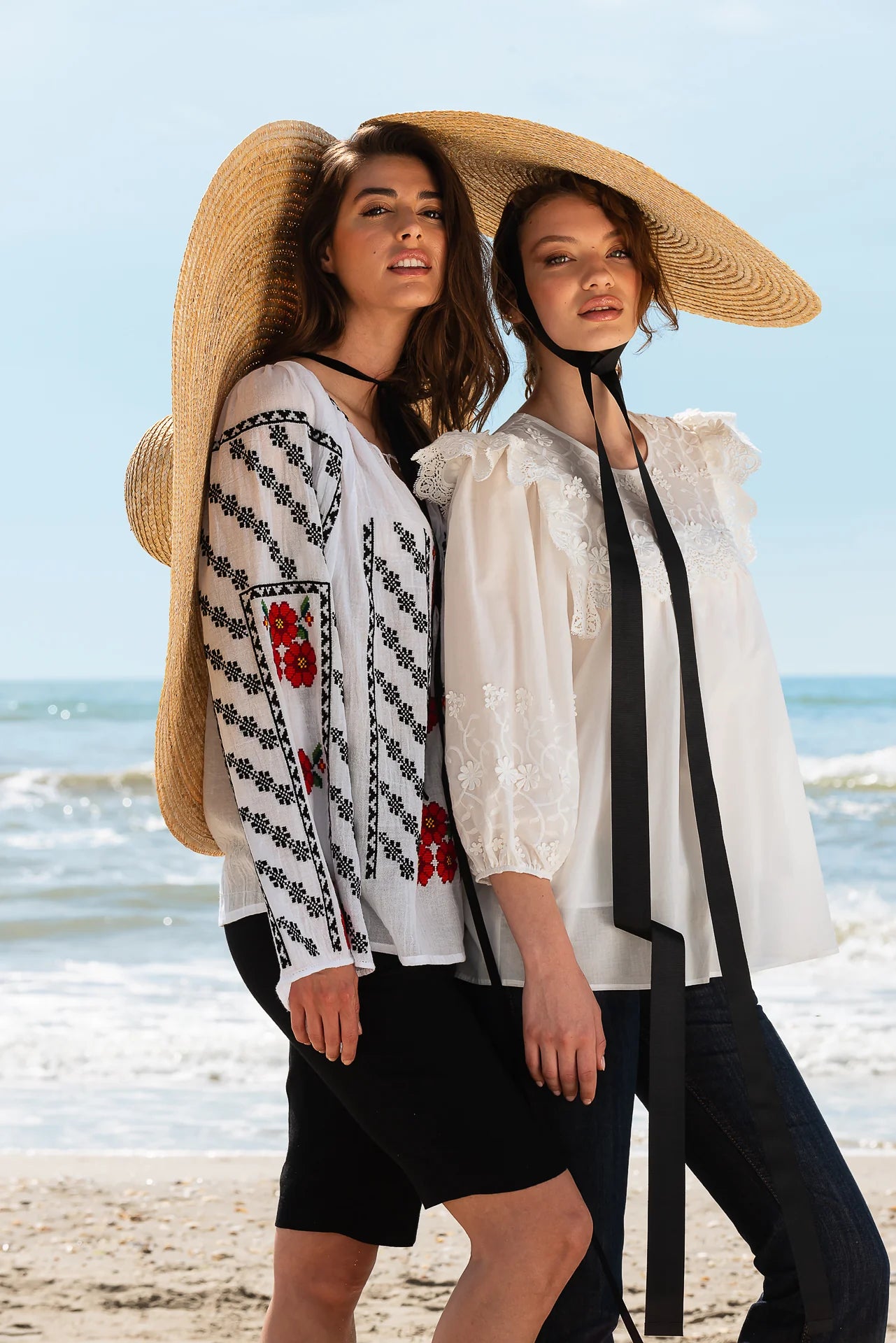 Bluza Alba Maramu cu Broderie Tridimensionala