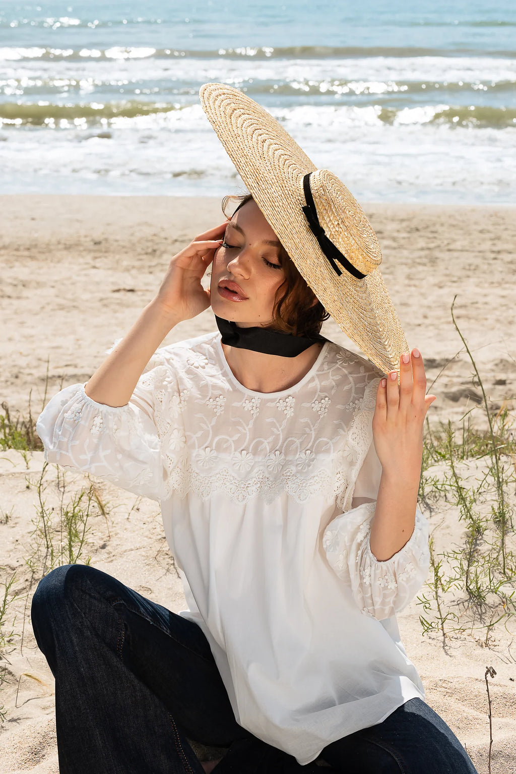 Bluza Alba Maramu cu Broderie Tridimensionala