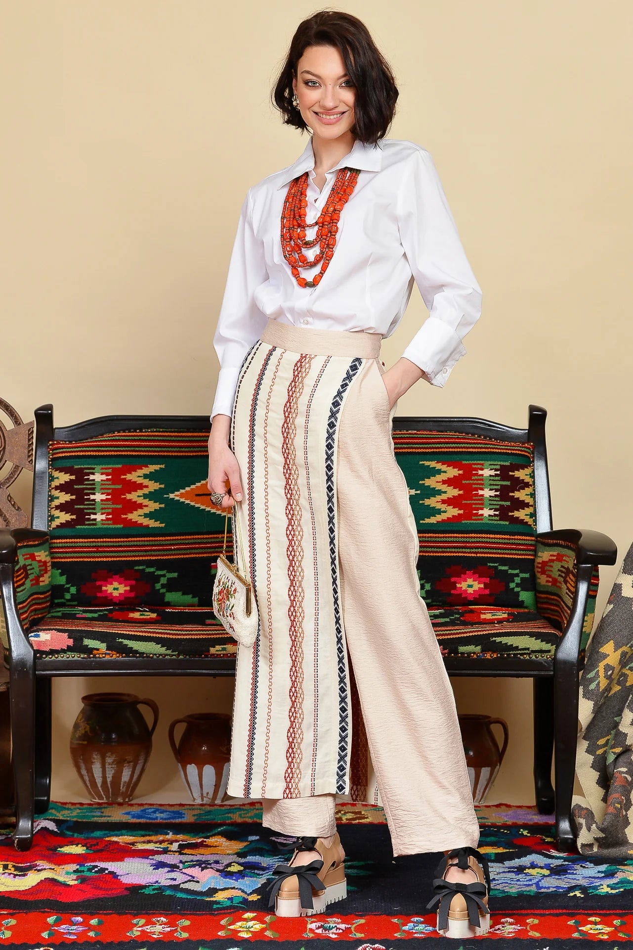 Pantaloni Crem cu Oprege