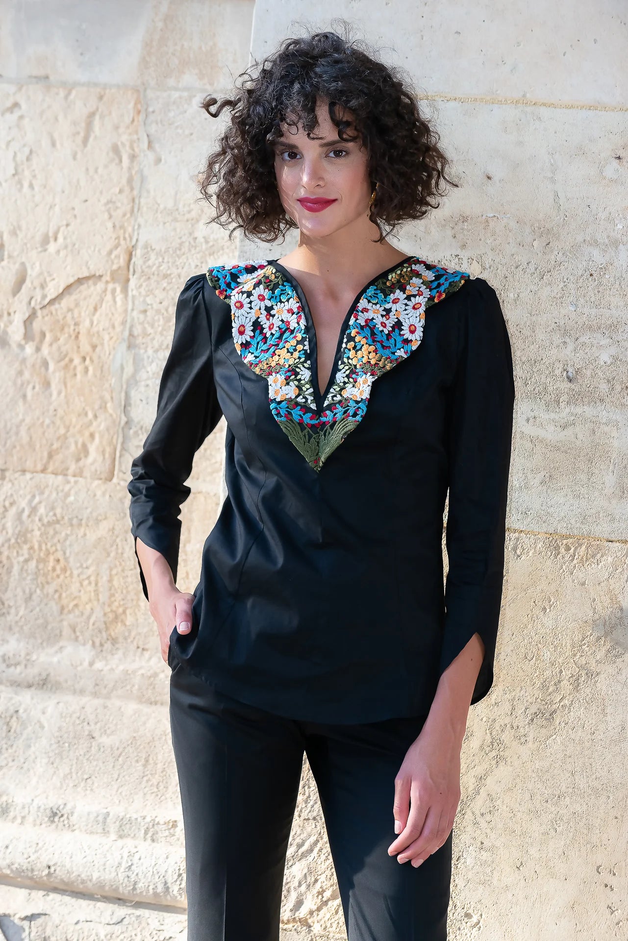 Camasa Neagra Flora