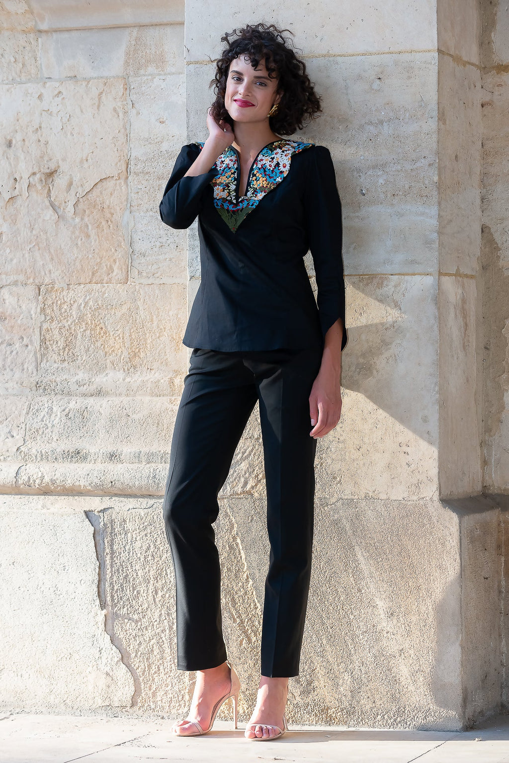 Camasa Neagra Flora