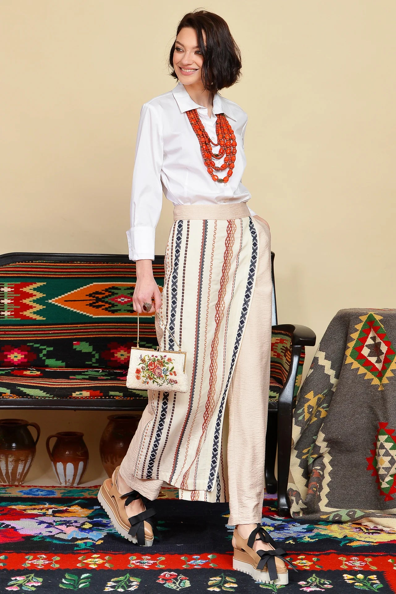 Pantaloni Crem cu Oprege